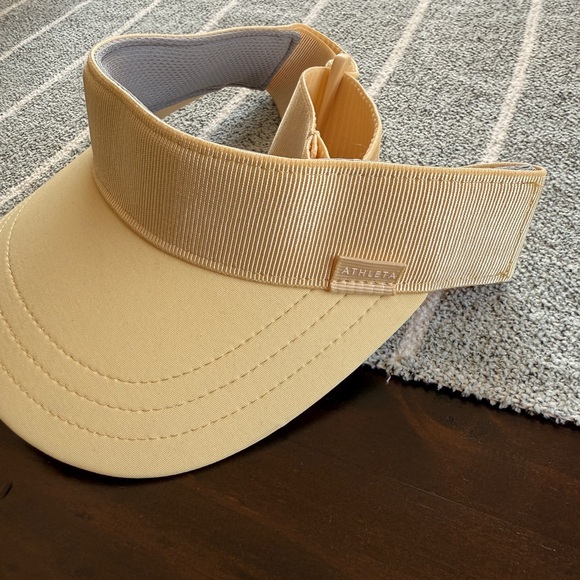 Women’s yellow Athleta Visor - Picture 2 of 3
